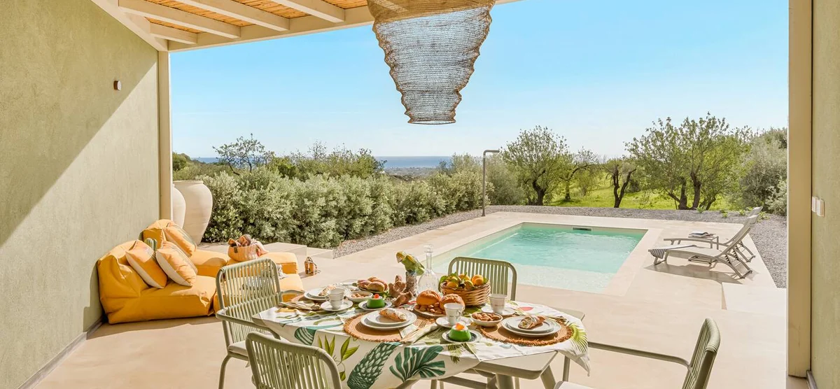 Breakfast and local food beside a private pool at Fior di Noto